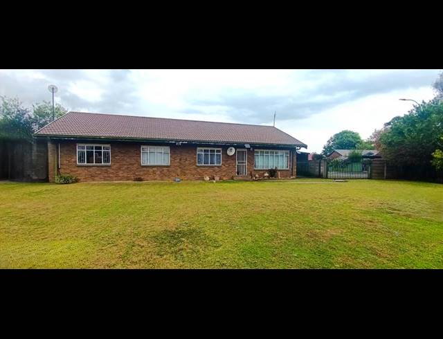 4 BEDROOM HOUSE FOR SALE IN PULLENS HOPE